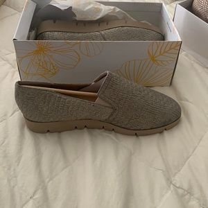 Size 9 flat espadrille